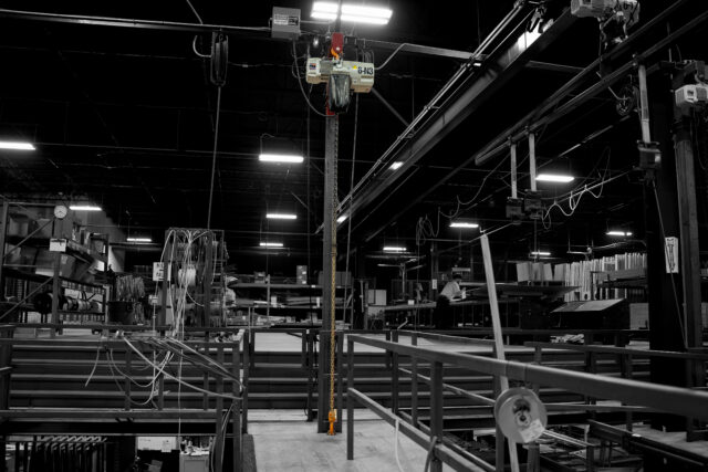 starke work platform hoist in manufacturing setting